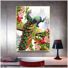 Laden Sie das Bild in den Galerie-Viewer, Diamond Painting - Bunter Pfau