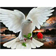Laden Sie das Bild in den Galerie-Viewer, Diamond Painting - Hochzeitstaube