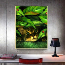 Laden Sie das Bild in den Galerie-Viewer, Diamond Painting - Katze in den Hecken