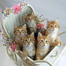 Laden Sie das Bild in den Galerie-Viewer, Diamond Painting - Katzen im Kinderwagen