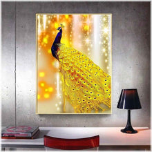 Laden Sie das Bild in den Galerie-Viewer, Diamond Painting - Goldener Pfau