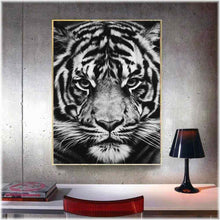 Laden Sie das Bild in den Galerie-Viewer, Diamond Painting - Tiger / schwarz-weiß