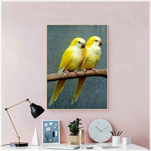 Laden Sie das Bild in den Galerie-Viewer, Diamond Painting - Gelbes Papageienpaar
