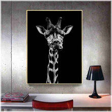 Laden Sie das Bild in den Galerie-Viewer, Diamond Painting - Giraffe / schwarz-weiß
